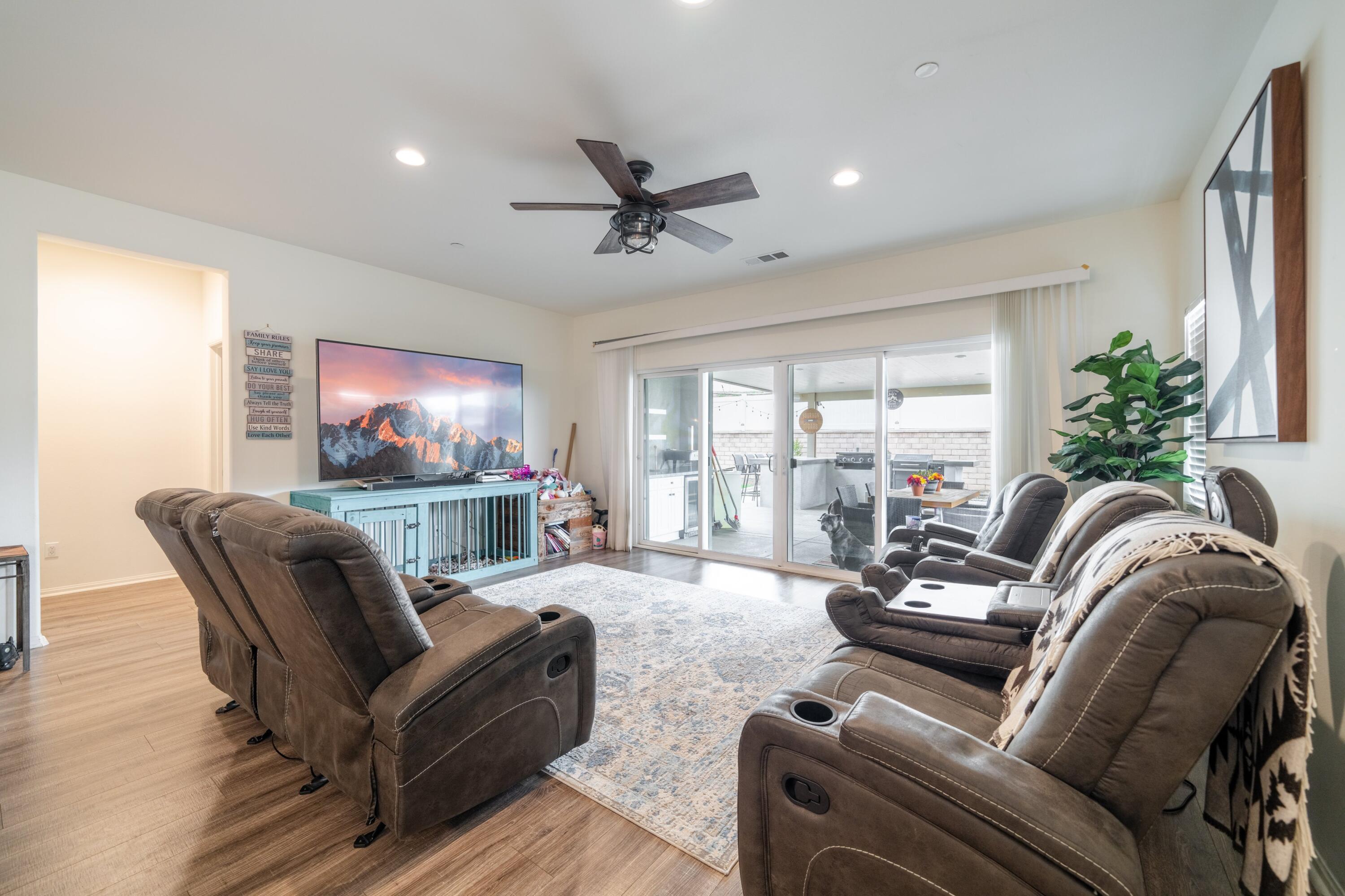 411 Calabrese Street Fallbrook, CA 92028 - Photo 13 of 42 17-JYP08948-HDR-Edit