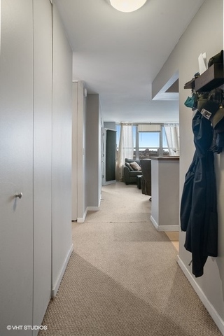 655 West Irving Park Road, Unit 1007 Chicago, IL 60613 - Photo 3 of 21