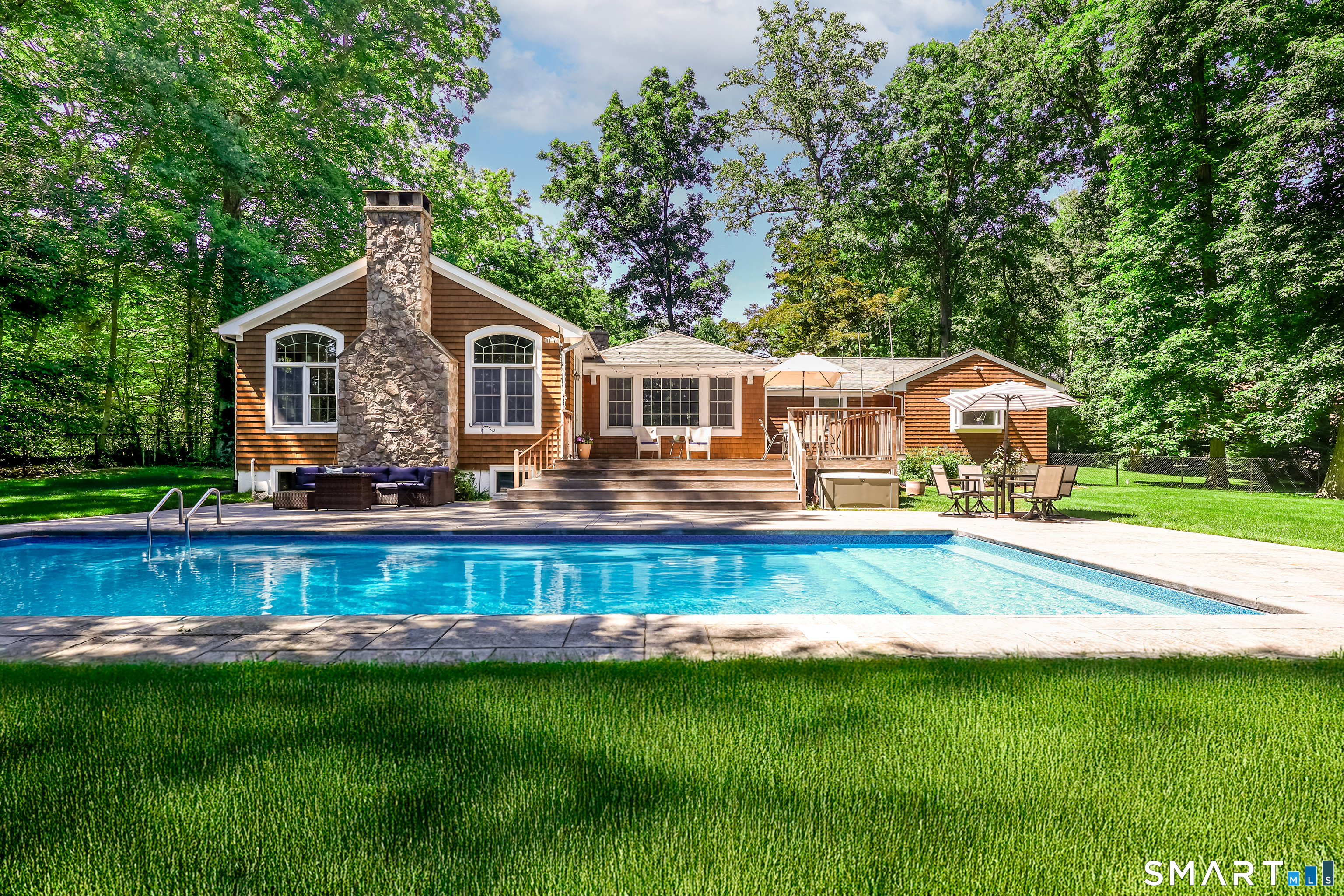 21 Geneva Road Norwalk, CT 06850 - Photo 3 of 36