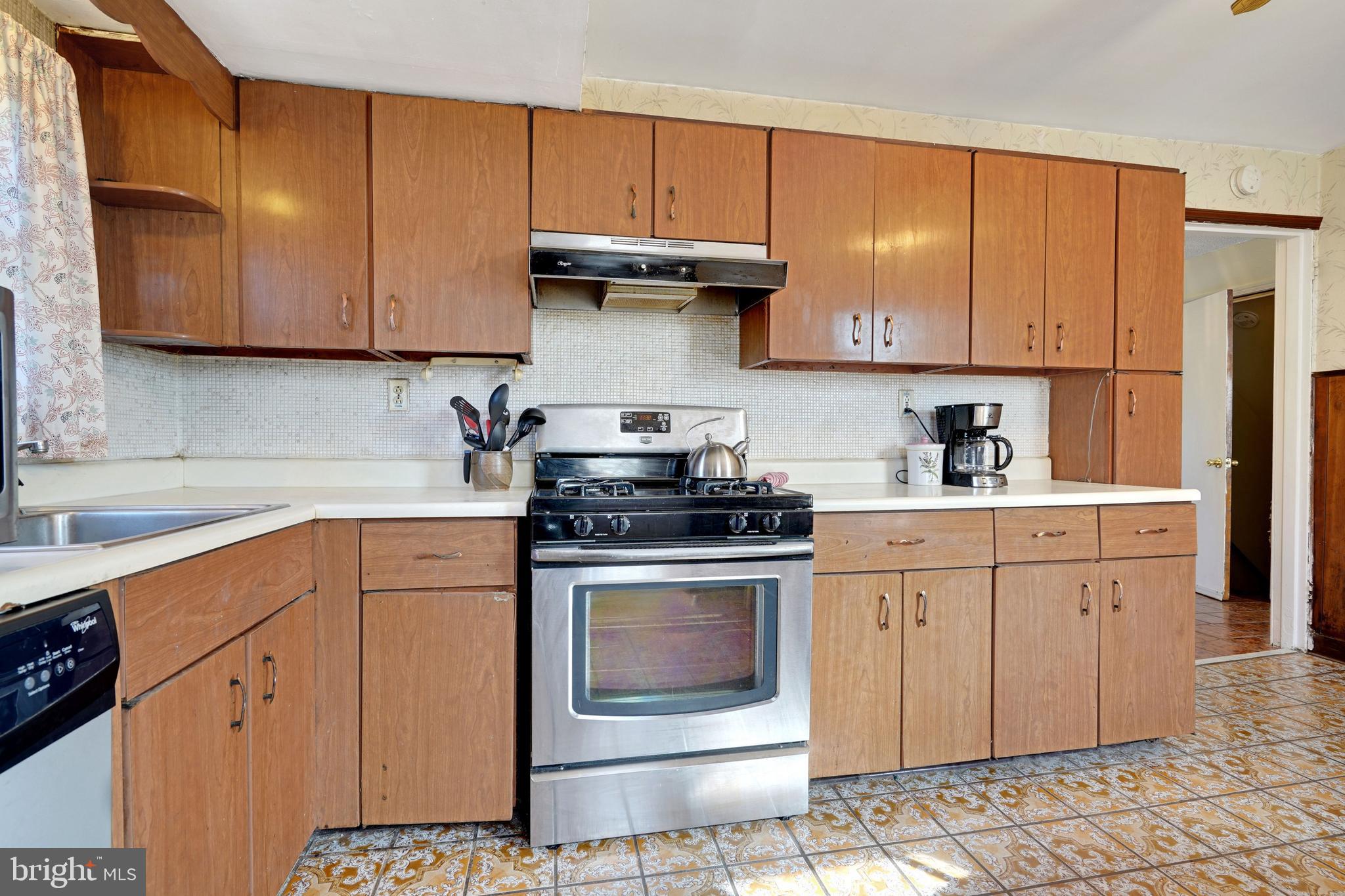 59 Axford Road Trenton, NJ 08610 - Photo 11 of 42 Kitchen