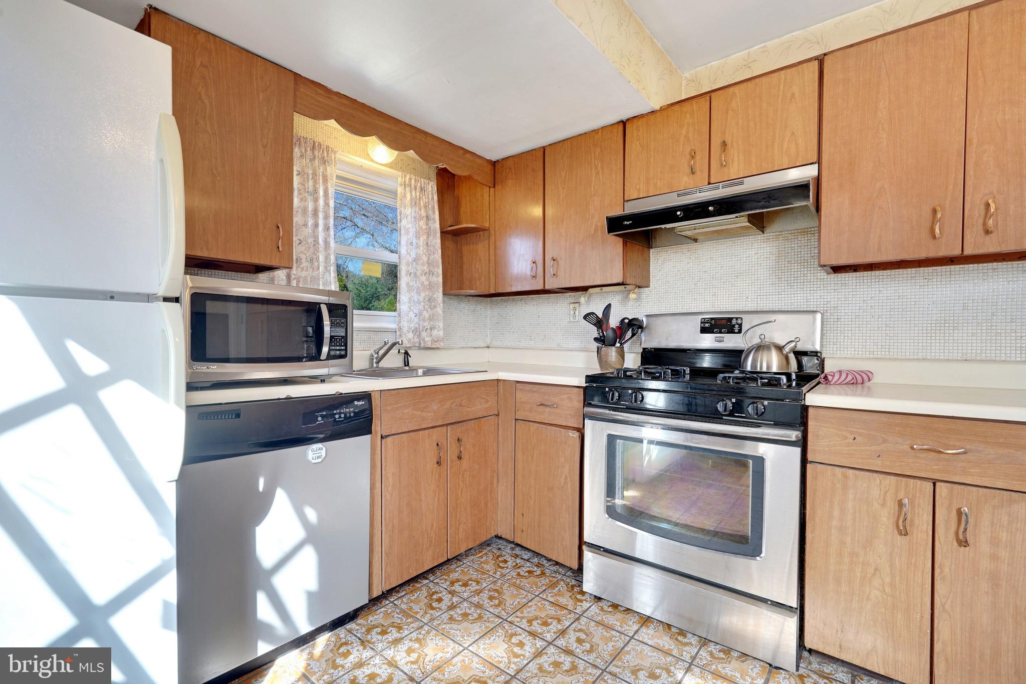 59 Axford Road Trenton, NJ 08610 - Photo 12 of 42 Kitchen