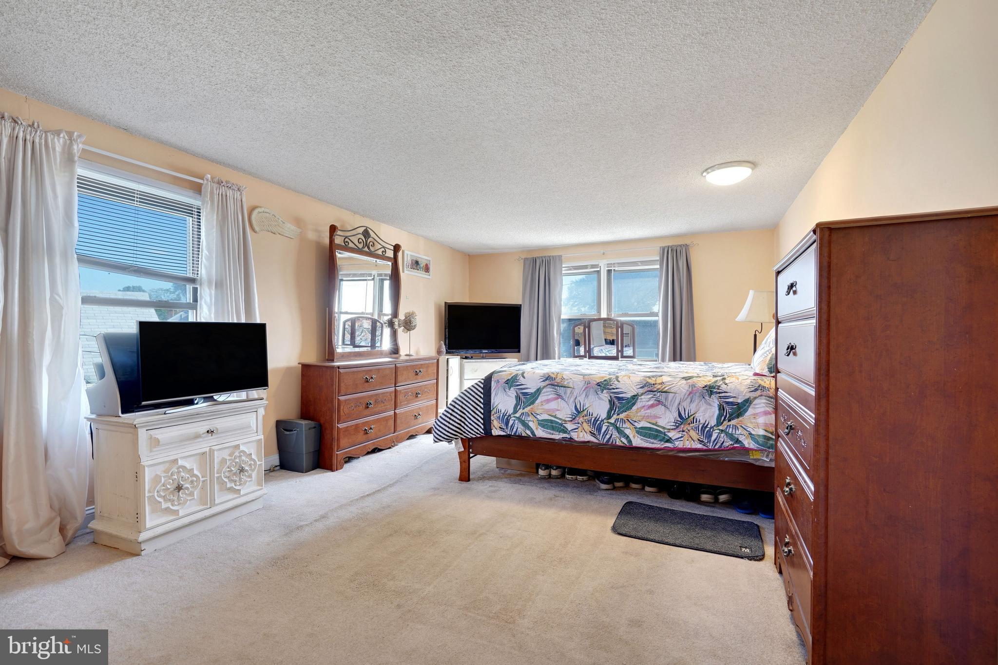 59 Axford Road Trenton, NJ 08610 - Photo 21 of 42 Bedroom 4 - Master - Second Floor