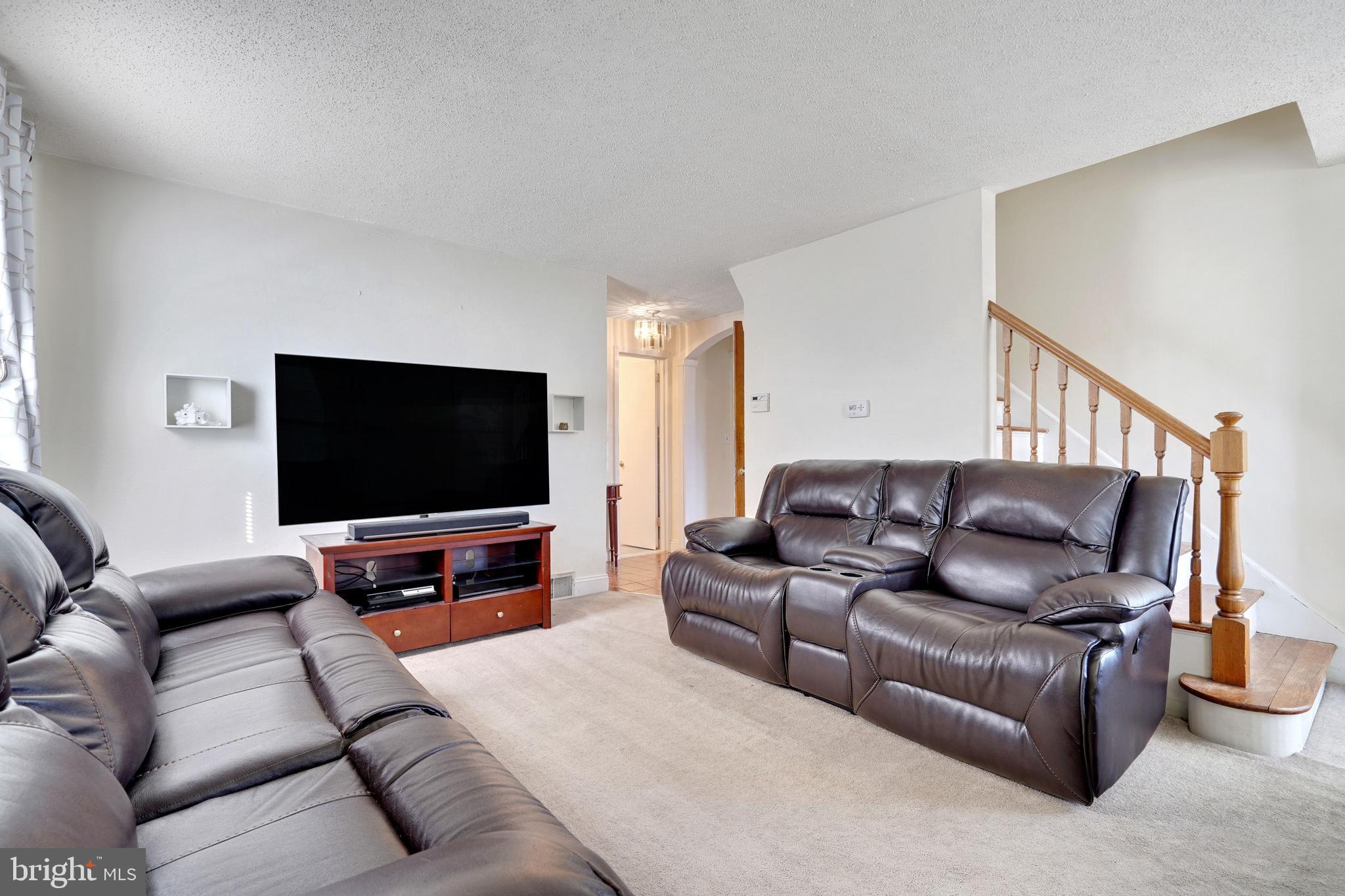 59 Axford Road Trenton, NJ 08610 - Photo 7 of 42 Living Room
