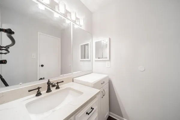 $84,800 | 3770 Loverswood Drive, Unit 1010, Houston, TX 77014