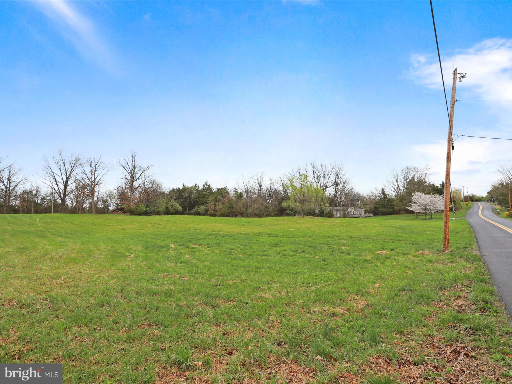 Summit Point Rd Summit Point Summit Point, WV 25446 - Photo 21 of 26 a view of a green field