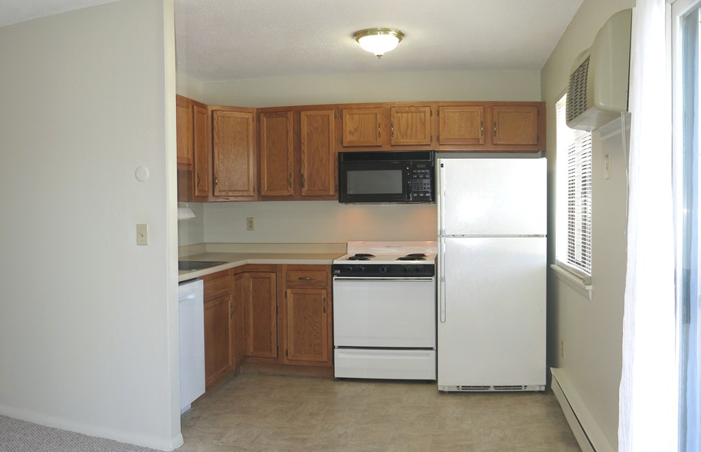 170 East Hadley Road, Unit 87 Amherst, MA 01002 - Photo 6 of 14