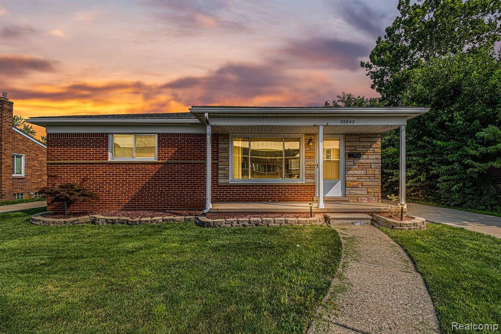 26842 Ford Road Dearborn Heights, MI 48127 - Photo 2 of 36