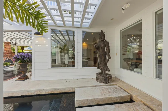 a en suite bathroom with a toilet