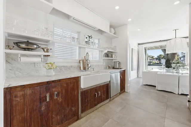 a view of a entryway door of the house