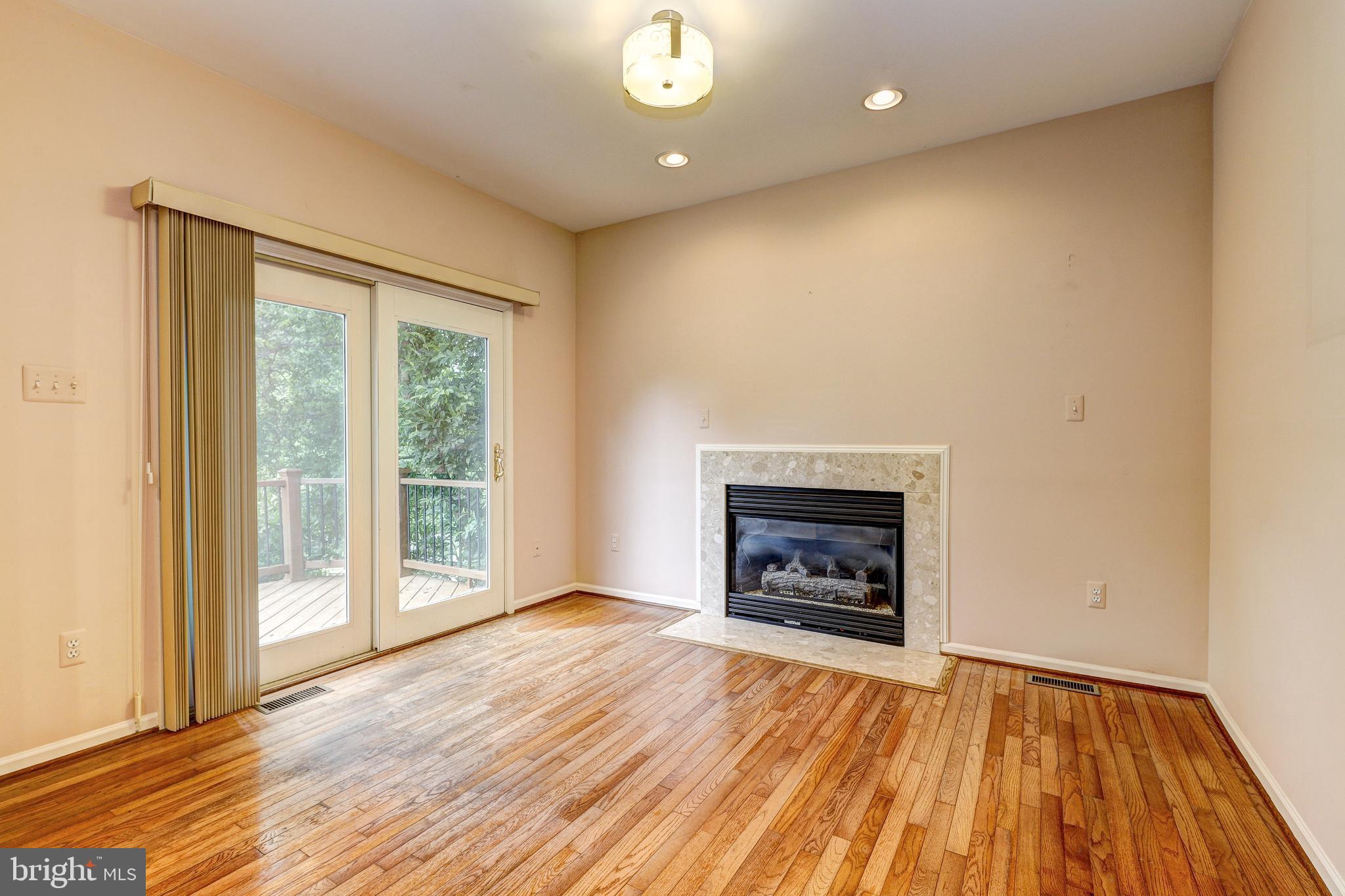 201 Marshall Wood Road Reisterstown, MD 21136 - Photo 14 of 28 Gas FP in Family Room
