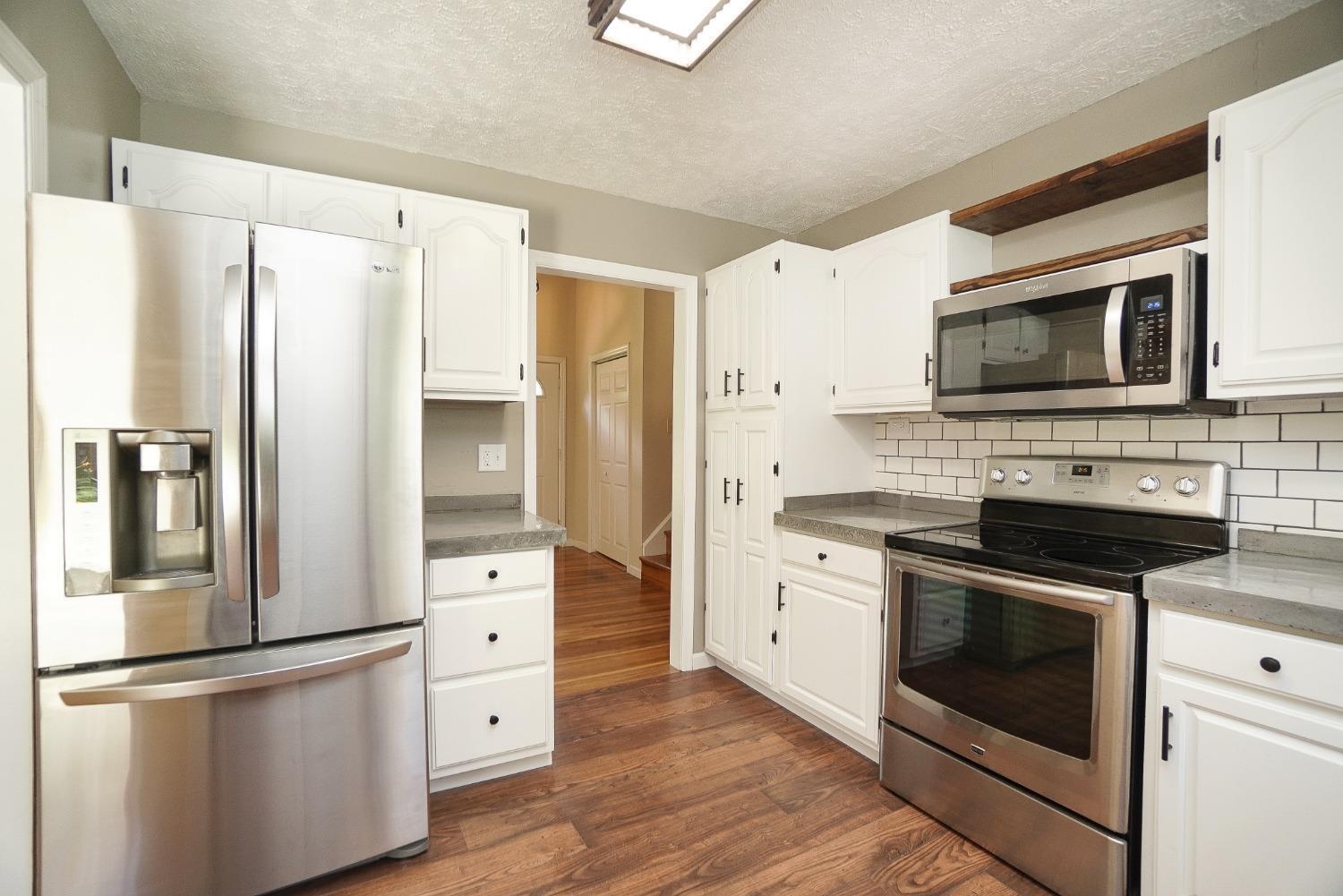2566 Cross Country Road Beavercreek, OH 45431 - Photo 11 of 50