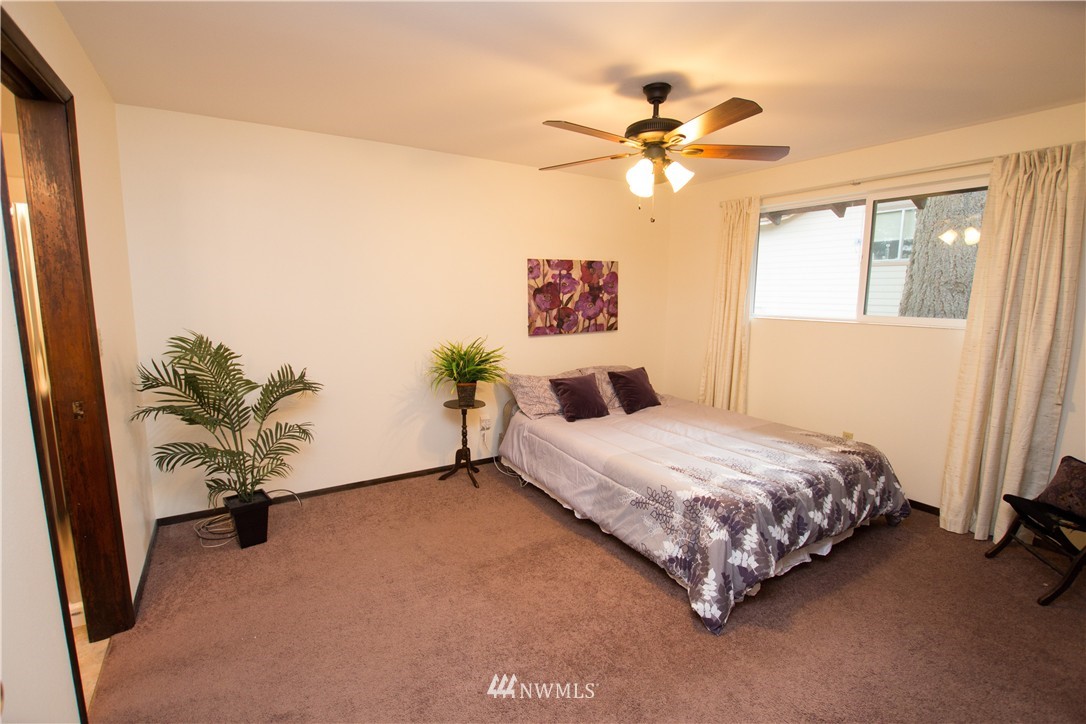 14537 Southeast 183rd Street Renton, WA 98058 - Photo 8 of 22 Gallery Image 8