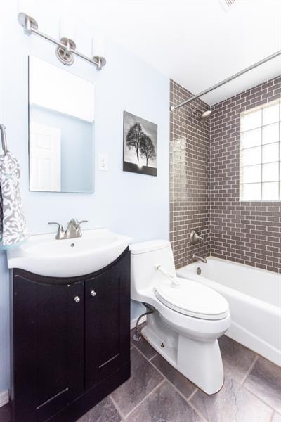 10089 Grubbs Road Wexford, PA 15090 - Photo 11 of 25 Main floor full bath.