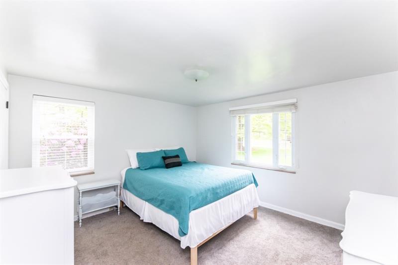 10089 Grubbs Road Wexford, PA 15090 - Photo 12 of 25 Master bedroom on main level features 2 windows.