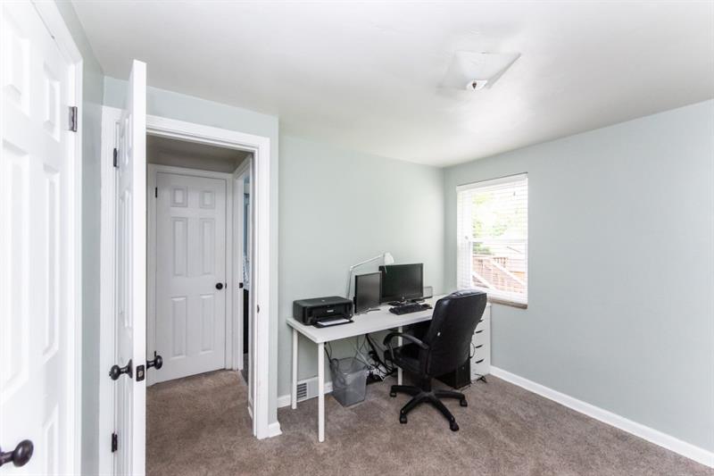 10089 Grubbs Road Wexford, PA 15090 - Photo 15 of 25 Alternate view of 2nd bedroom.