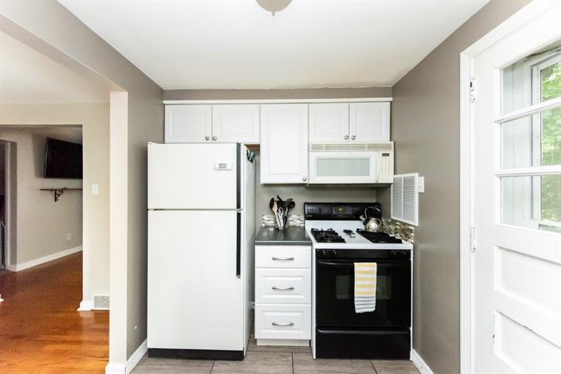 10089 Grubbs Road Wexford, PA 15090 - Photo 10 of 25 Opposite side of kitchen. All appliances are being conveyed as is.