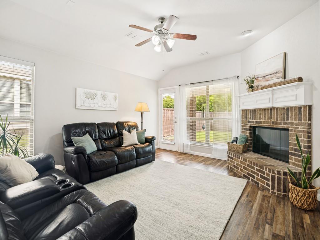 669 Payton Way Fate, TX 75087 - Photo 6 of 36