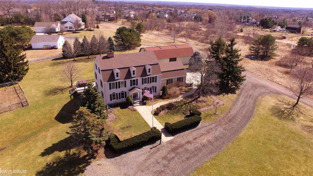 5775 Brewster Road Rochester, MI 48306 - Photo 10 of 53 31315527-9.JPG