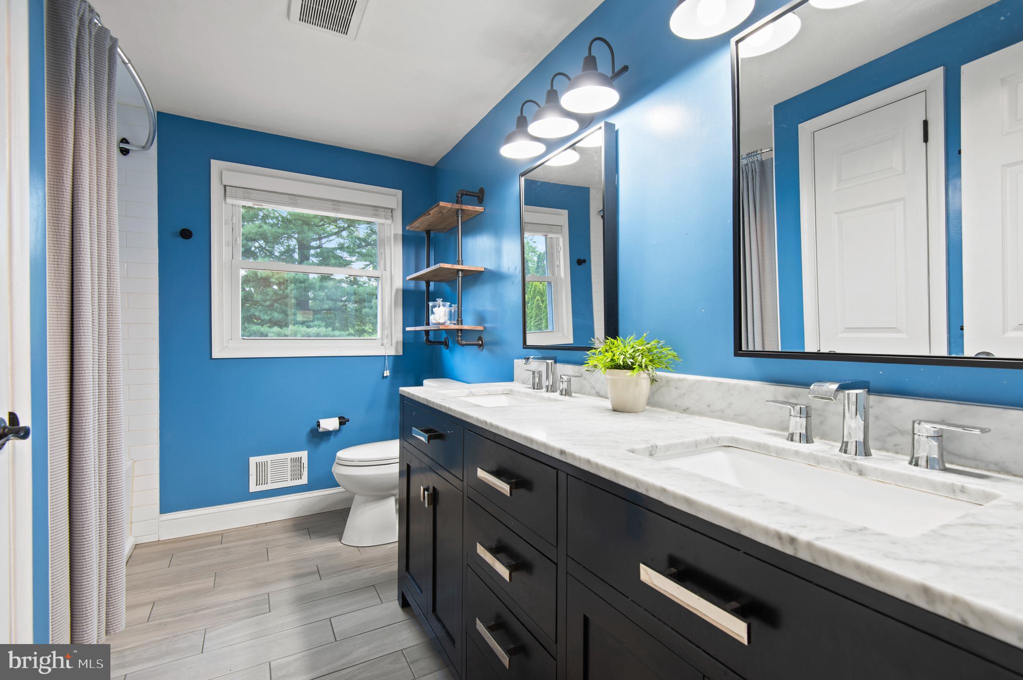 264 East Padonia Road Cockeysville, MD 21030 - Photo 29 of 49 Upstairs Hall Bathroom