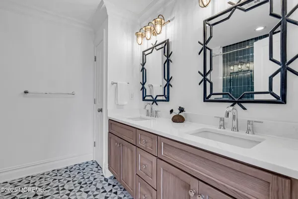 $6,499,000 | 122 Squan Beach Drive, Mantoloking, NJ 08738