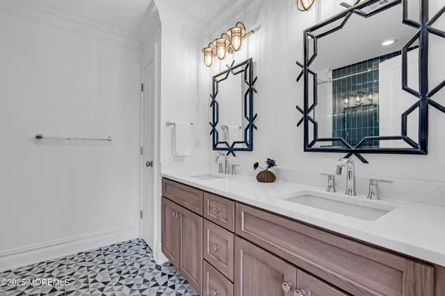 $6,499,000 | 122 Squan Beach Drive, Mantoloking, NJ 08738