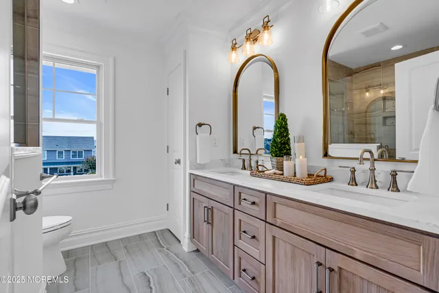 $6,499,000 | 122 Squan Beach Drive, Mantoloking, NJ 08738