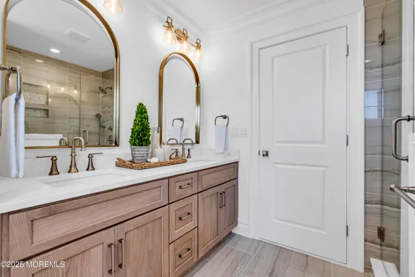 $6,499,000 | 122 Squan Beach Drive, Mantoloking, NJ 08738