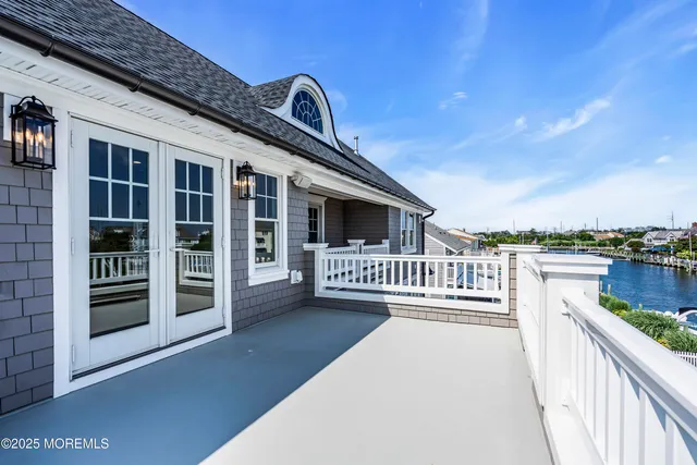 $6,499,000 | 122 Squan Beach Drive, Mantoloking, NJ 08738