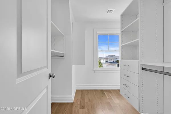 $6,499,000 | 122 Squan Beach Drive, Mantoloking, NJ 08738