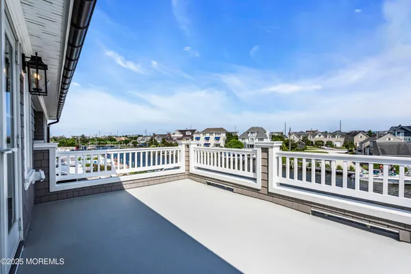 $6,499,000 | 122 Squan Beach Drive, Mantoloking, NJ 08738