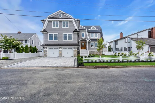 $6,499,000 | 122 Squan Beach Drive, Mantoloking, NJ 08738