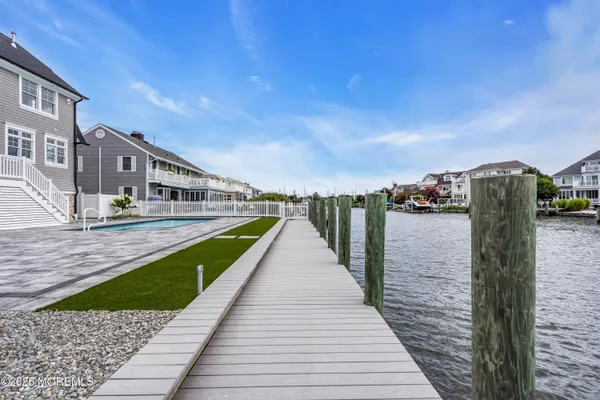 $6,499,000 | 122 Squan Beach Drive, Mantoloking, NJ 08738