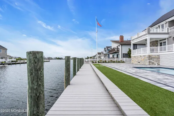 $6,499,000 | 122 Squan Beach Drive, Mantoloking, NJ 08738
