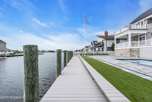 $6,499,000 | 122 Squan Beach Drive, Mantoloking, NJ 08738