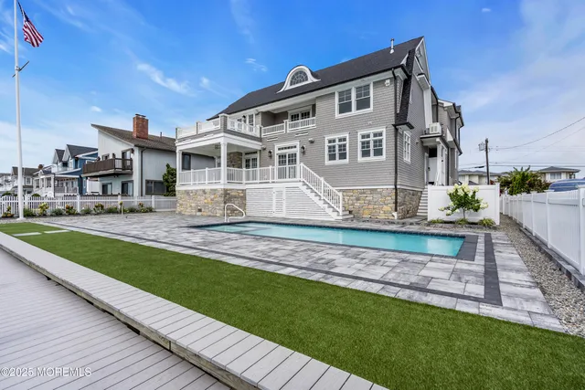 $6,499,000 | 122 Squan Beach Drive, Mantoloking, NJ 08738