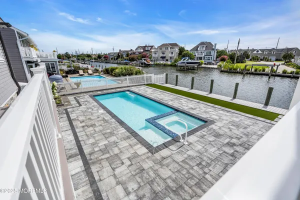 $6,499,000 | 122 Squan Beach Drive, Mantoloking, NJ 08738