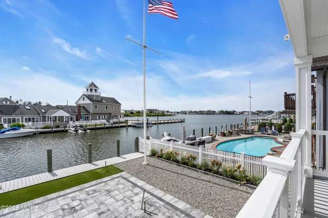 $6,499,000 | 122 Squan Beach Drive, Mantoloking, NJ 08738