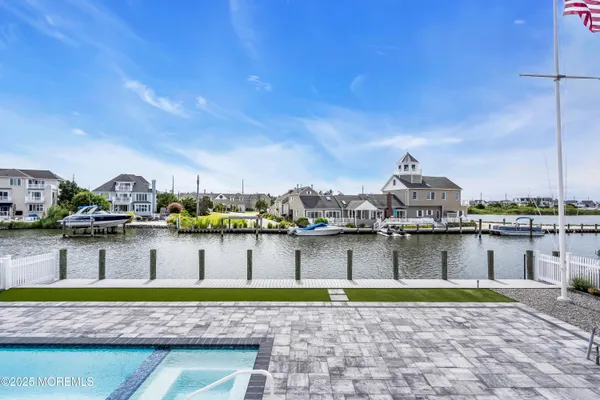 $6,499,000 | 122 Squan Beach Drive, Mantoloking, NJ 08738