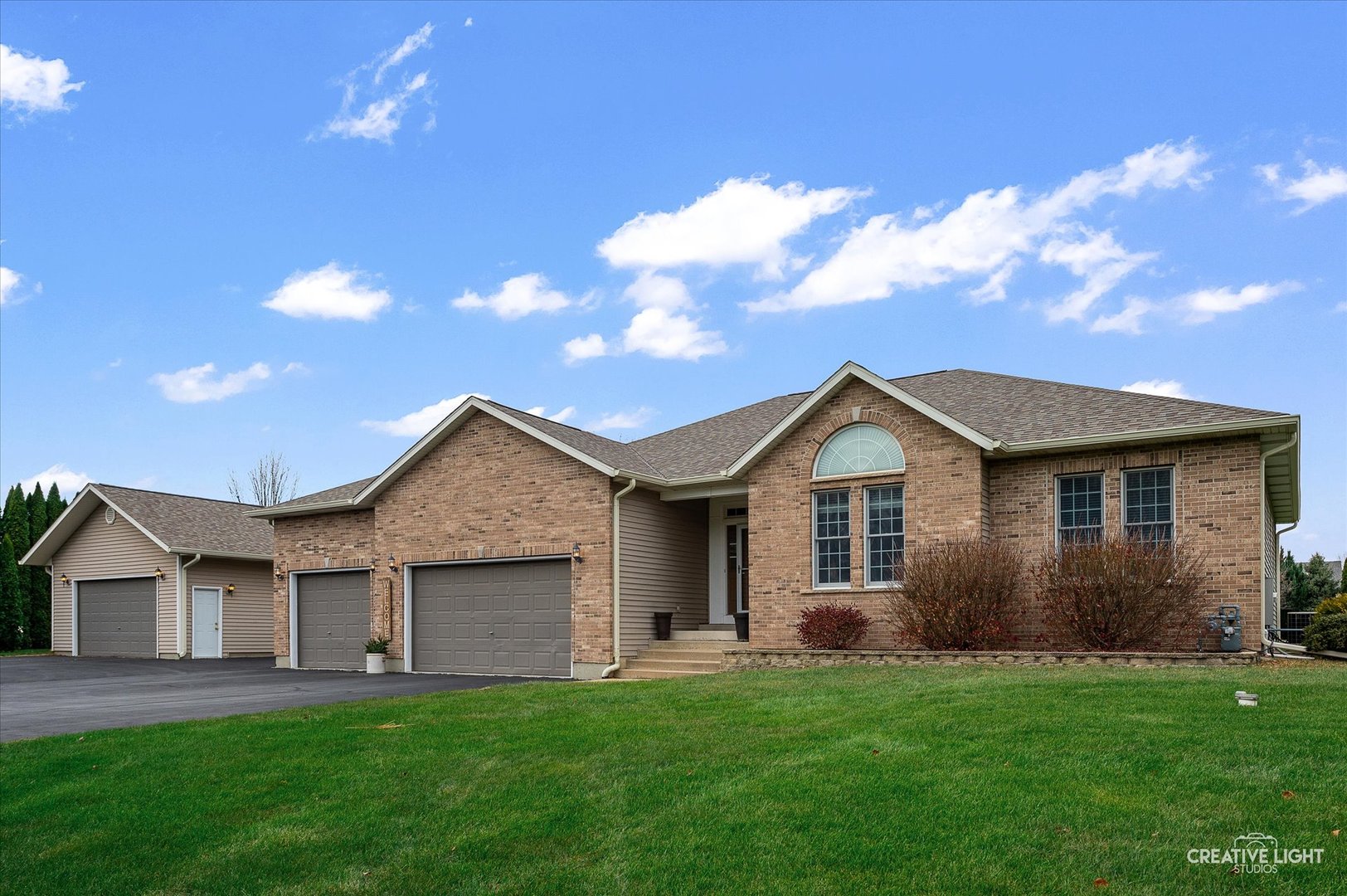 2375 North 4060th Road Sheridan, IL 60551 - Photo 2 of 32 Gallery Image 2