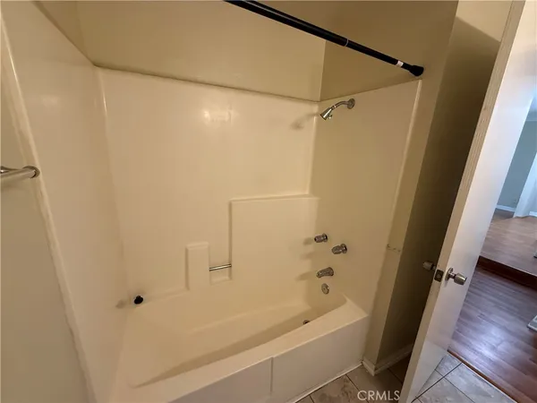 $3,995 | 14 Woodleaf, Irvine, CA 92614