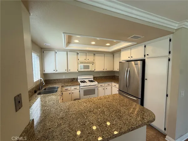 $3,995 | 14 Woodleaf, Irvine, CA 92614