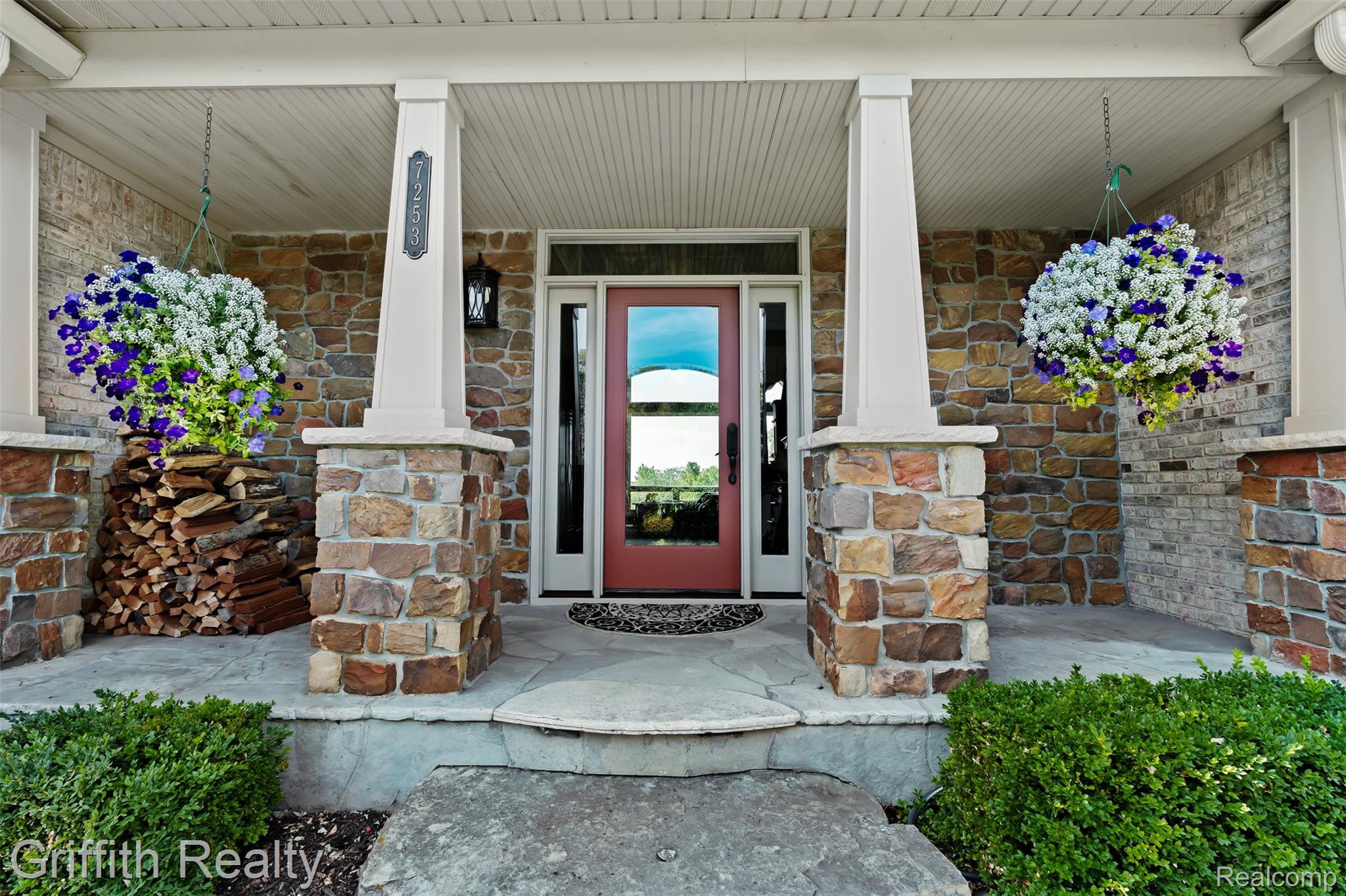 7253 Summit Ridge Brighton, MI 48116 - Photo 2 of 67 4_7253 summit ridge-4.jpg