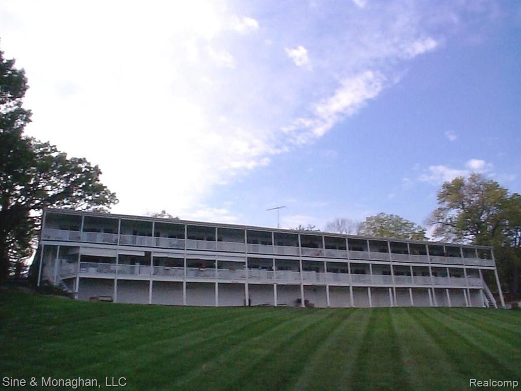 1501 River Road, Unit 204 St. Clair, MI 48079 - Photo 9 of 33