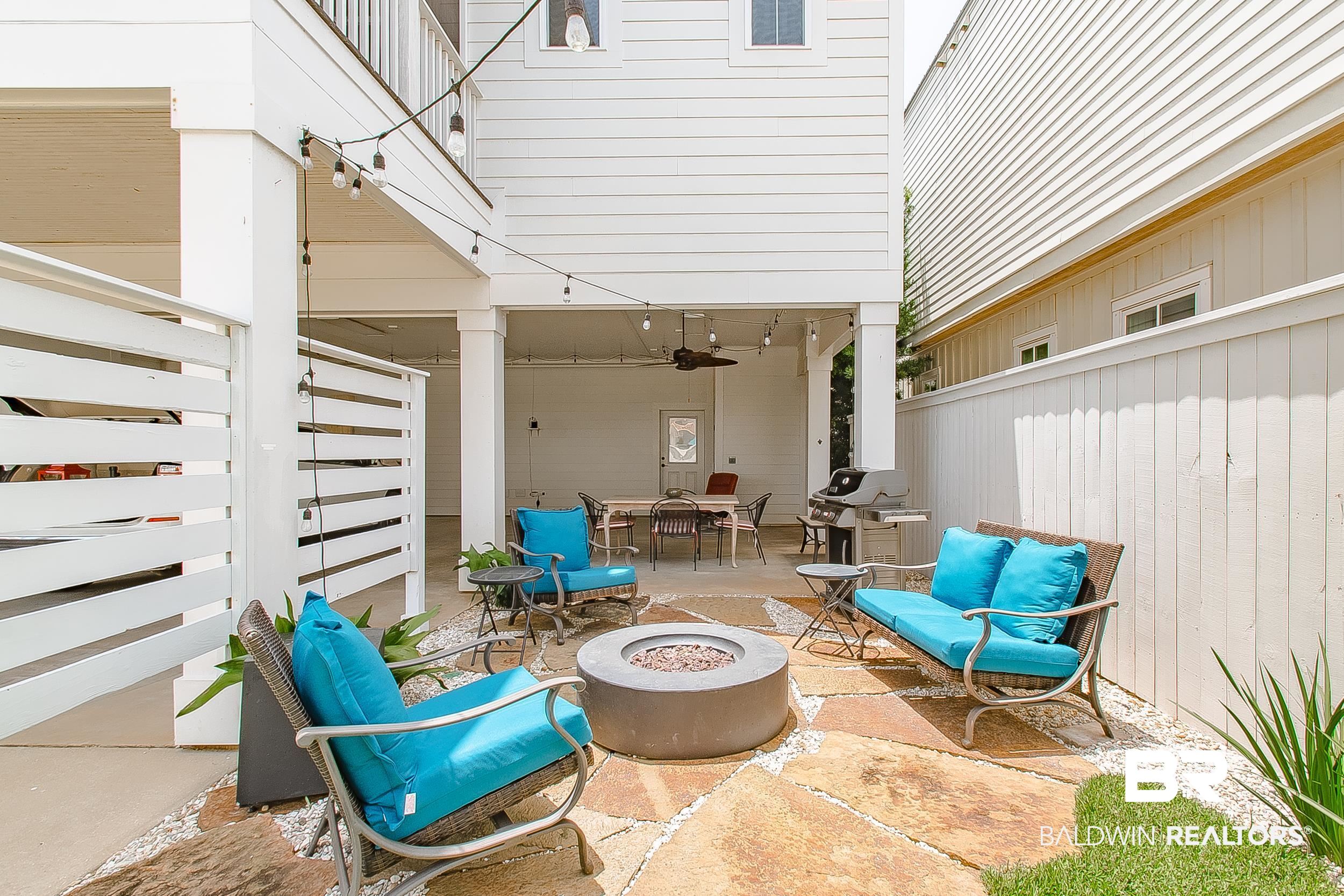 6 Minnich Court Fairhope, AL 36532 - Photo 33 of 50 Court yard with firepit