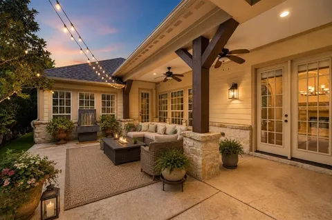 $850,000 | 2201 Austin Waters, Carrollton, TX 75010