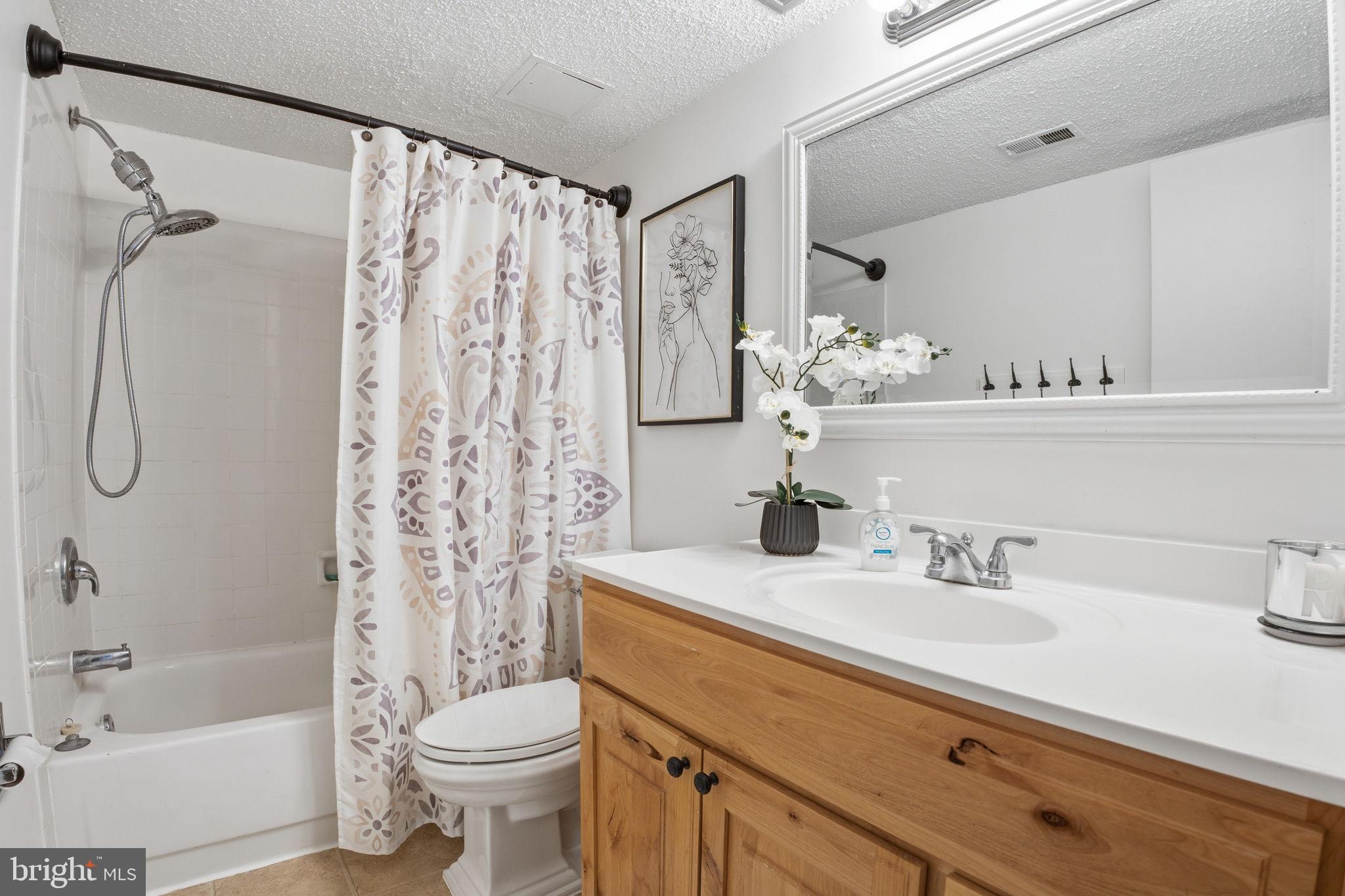 11805 Breton Court, Unit 1A Reston, VA 20191 - Photo 24 of 25 Bathroom