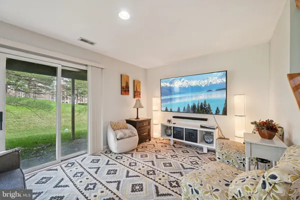 $500,000 | 5095 Columbia Road, Unit 16, Columbia, MD 21044