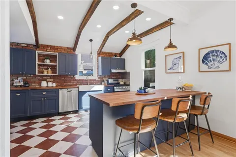 $999,000 | 242 West 17th Street, San Pedro, CA 90731