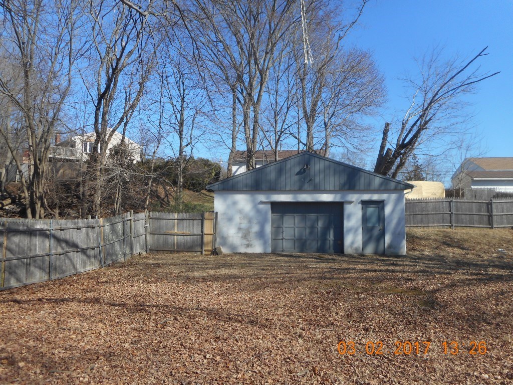39 Clyde Street West Warwick, RI 02893 - Photo 7 of 9