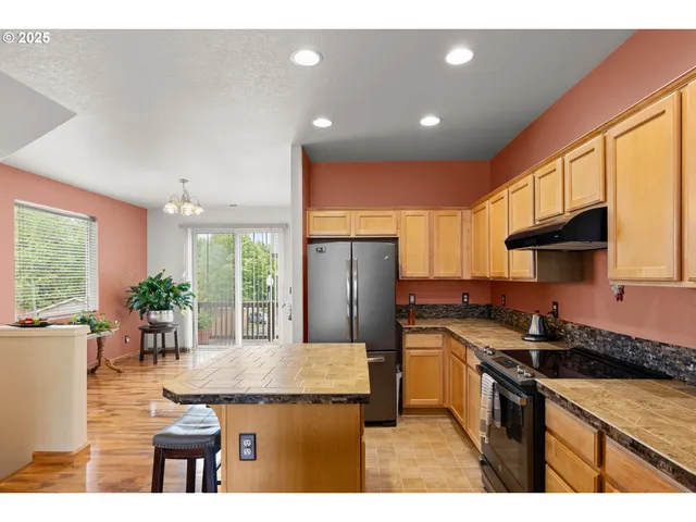 $375,000 | 3497 Southeast Brookwood Avenue, Hillsboro, OR 97123